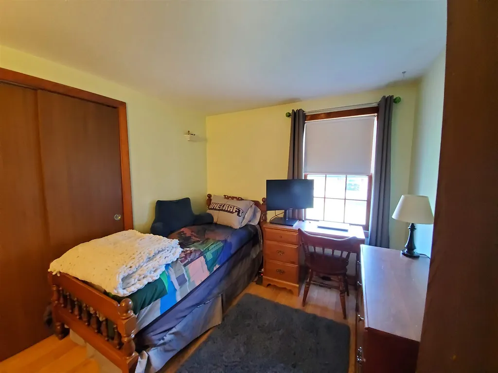 73 Maple Street Enfield NH 03748
