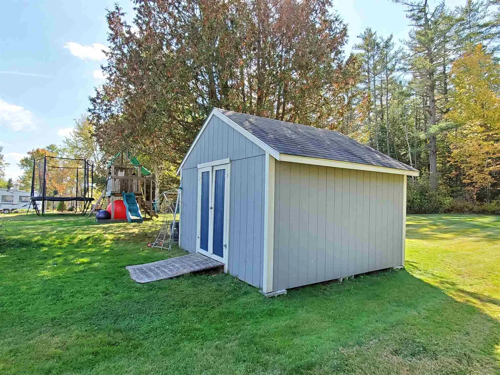 73 Maple Street Enfield NH 03748
