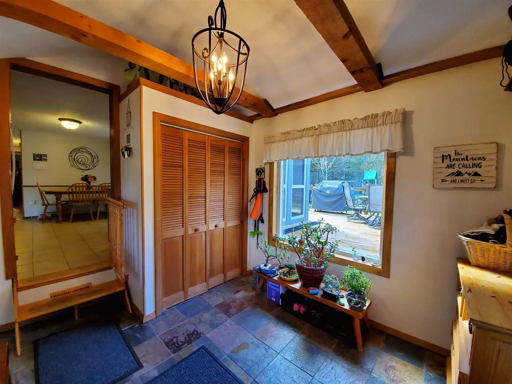 73 Maple Street Enfield NH 03748