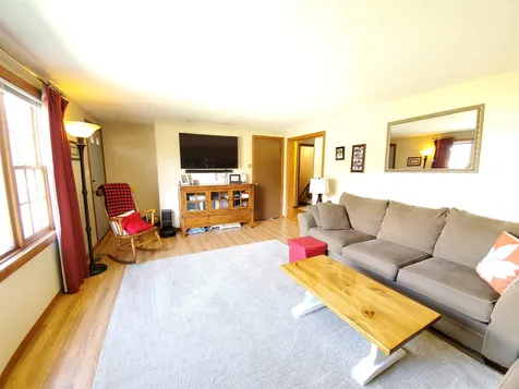 73 Maple Street Enfield NH 03748
