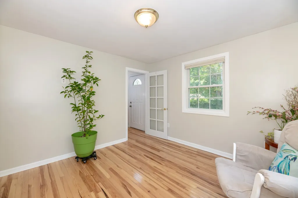 31 Nancy Lane Raymond NH 03077