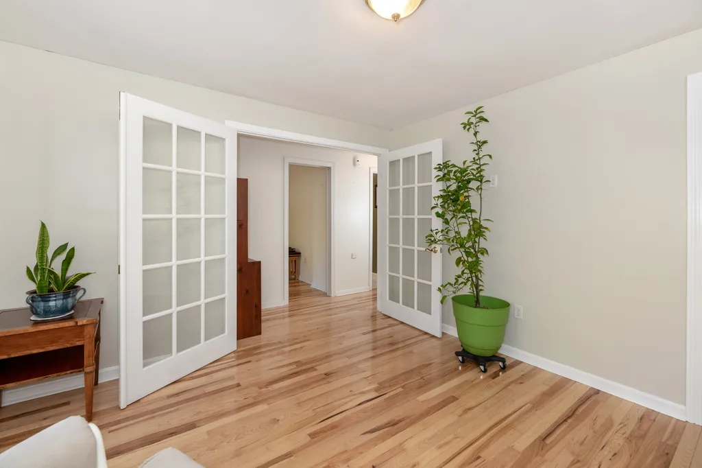 31 Nancy Lane Raymond NH 03077