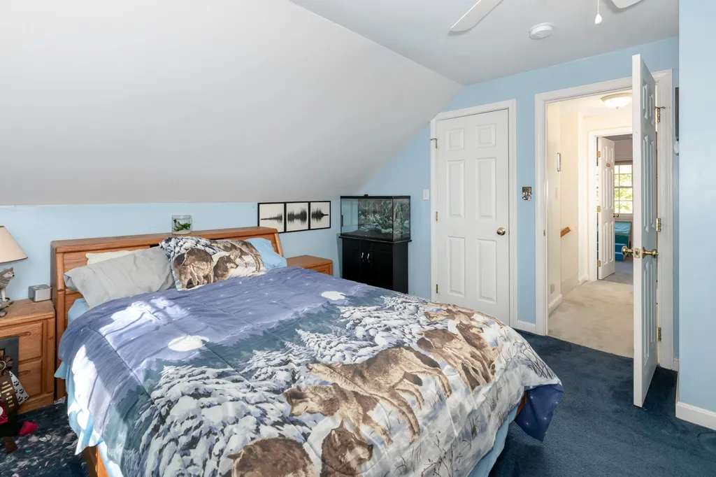 31 Nancy Lane Raymond NH 03077