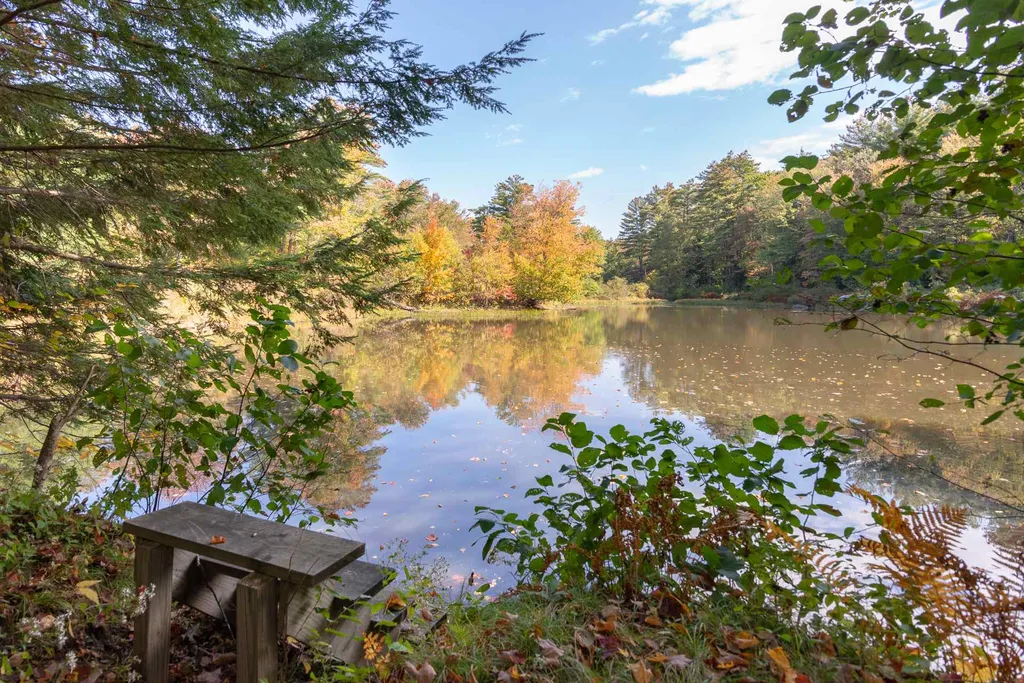 31 Nancy Lane Raymond NH 03077