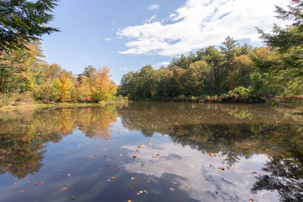 31 Nancy Lane Raymond NH 03077