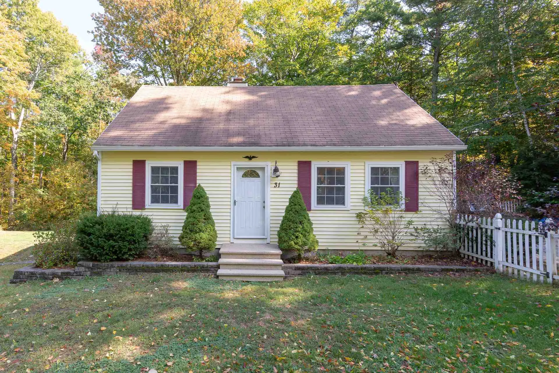 31 Nancy Lane Raymond NH 03077