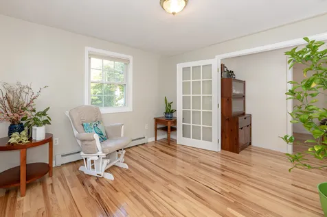 31 Nancy Lane Raymond NH 03077