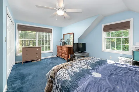 31 Nancy Lane Raymond NH 03077