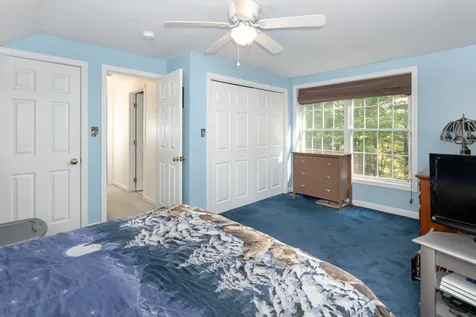 31 Nancy Lane Raymond NH 03077