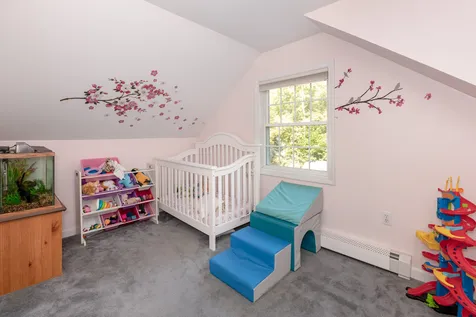 31 Nancy Lane Raymond NH 03077