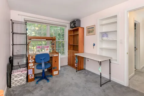 31 Nancy Lane Raymond NH 03077