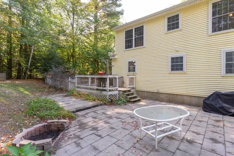 31 Nancy Lane Raymond NH 03077