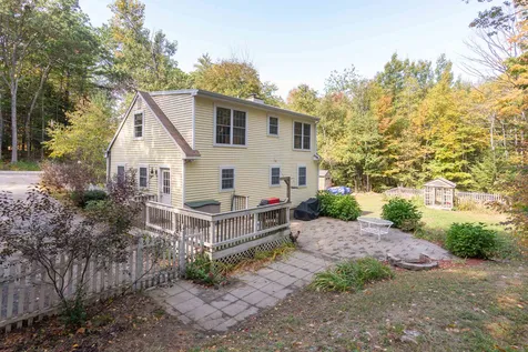 31 Nancy Lane Raymond NH 03077