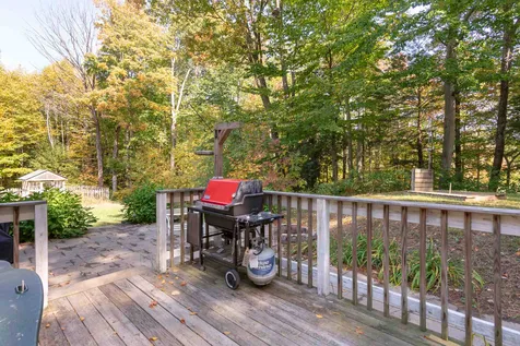 31 Nancy Lane Raymond NH 03077
