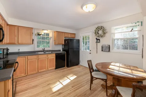 31 Nancy Lane Raymond NH 03077