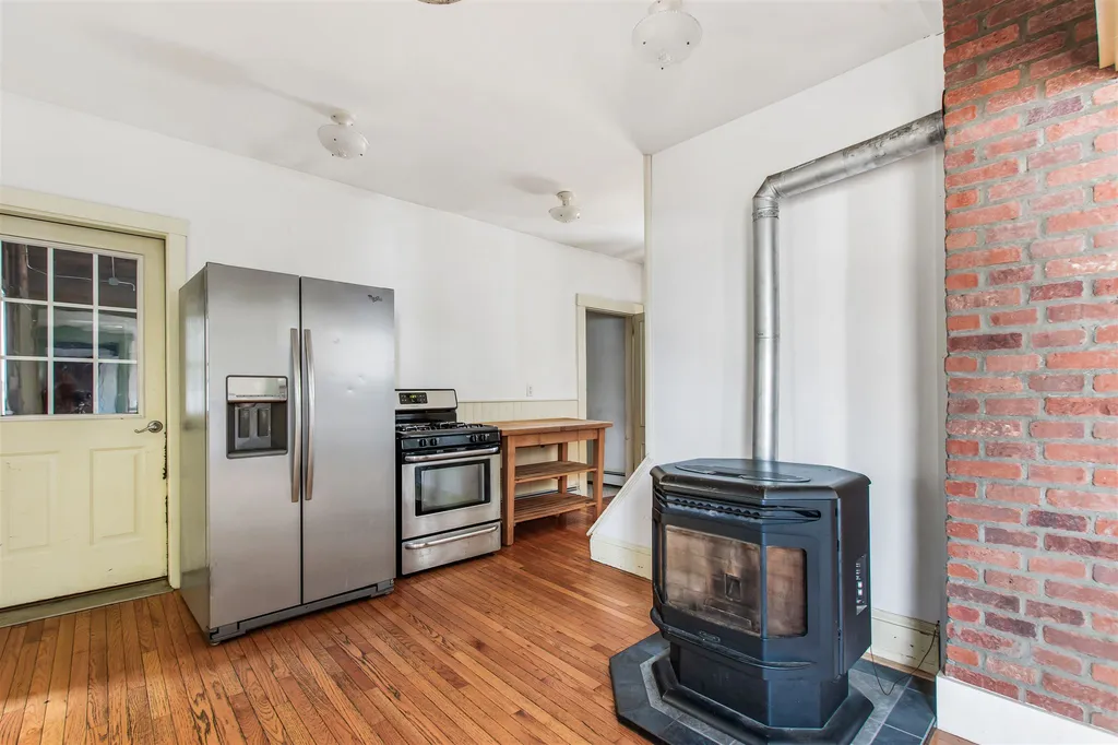 1 Pleasant Street Lancaster NH 03584