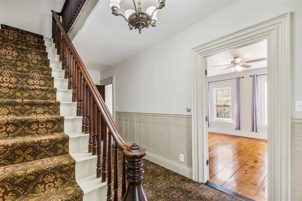 1 Pleasant Street Lancaster NH 03584