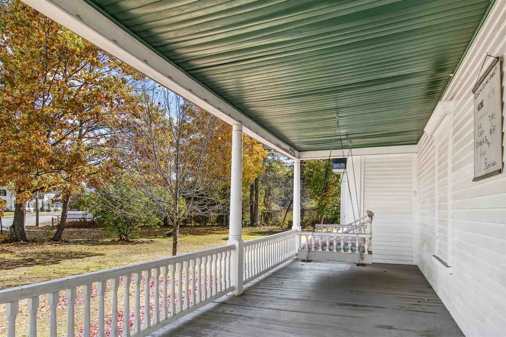 1 Pleasant Street Lancaster NH 03584