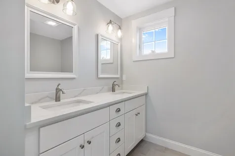 42 Rockingham Avenue Portsmouth NH 03801