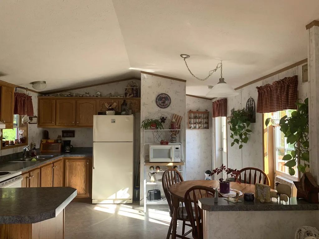 13 Mavis Avenue Rochester NH 03839
