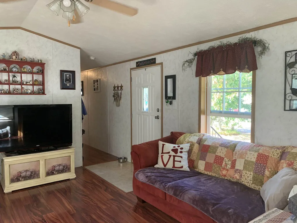 13 Mavis Avenue Rochester NH 03839