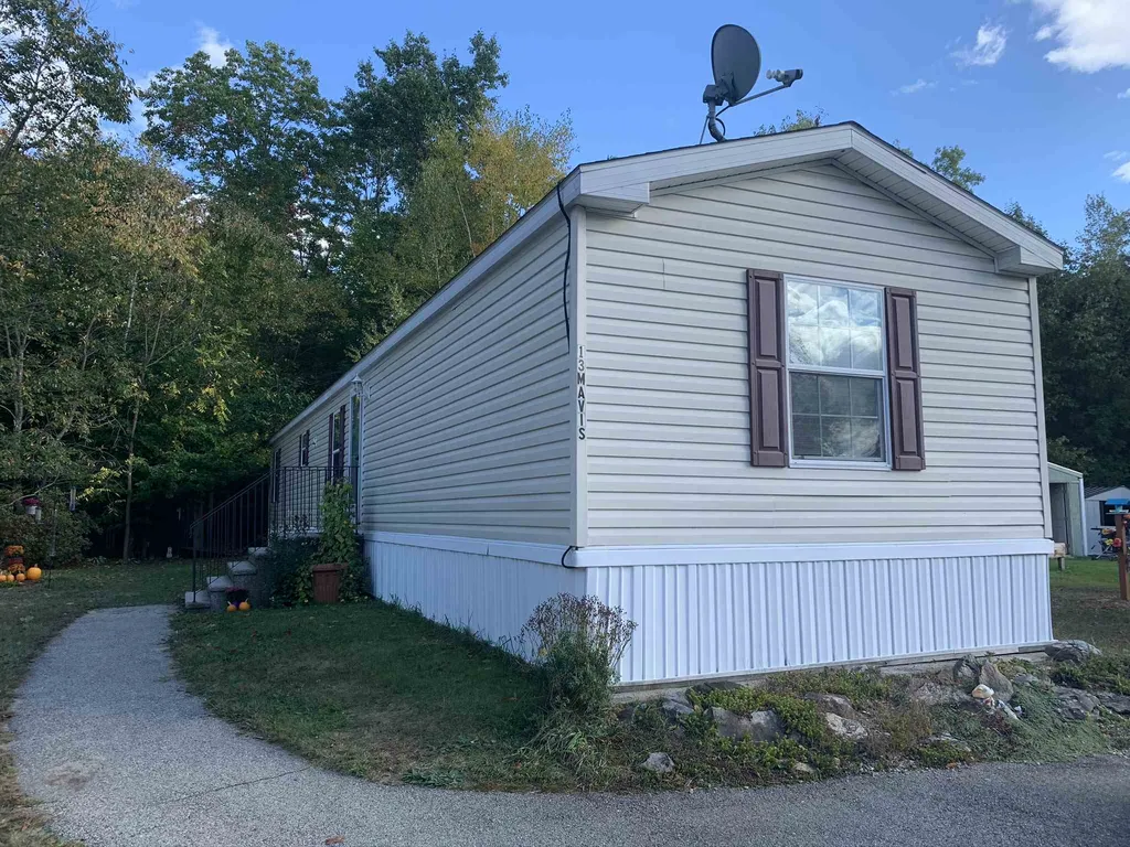13 Mavis Avenue Rochester NH 03839