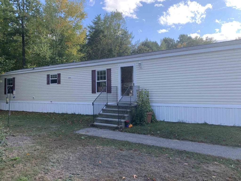 13 Mavis Avenue Rochester NH 03839