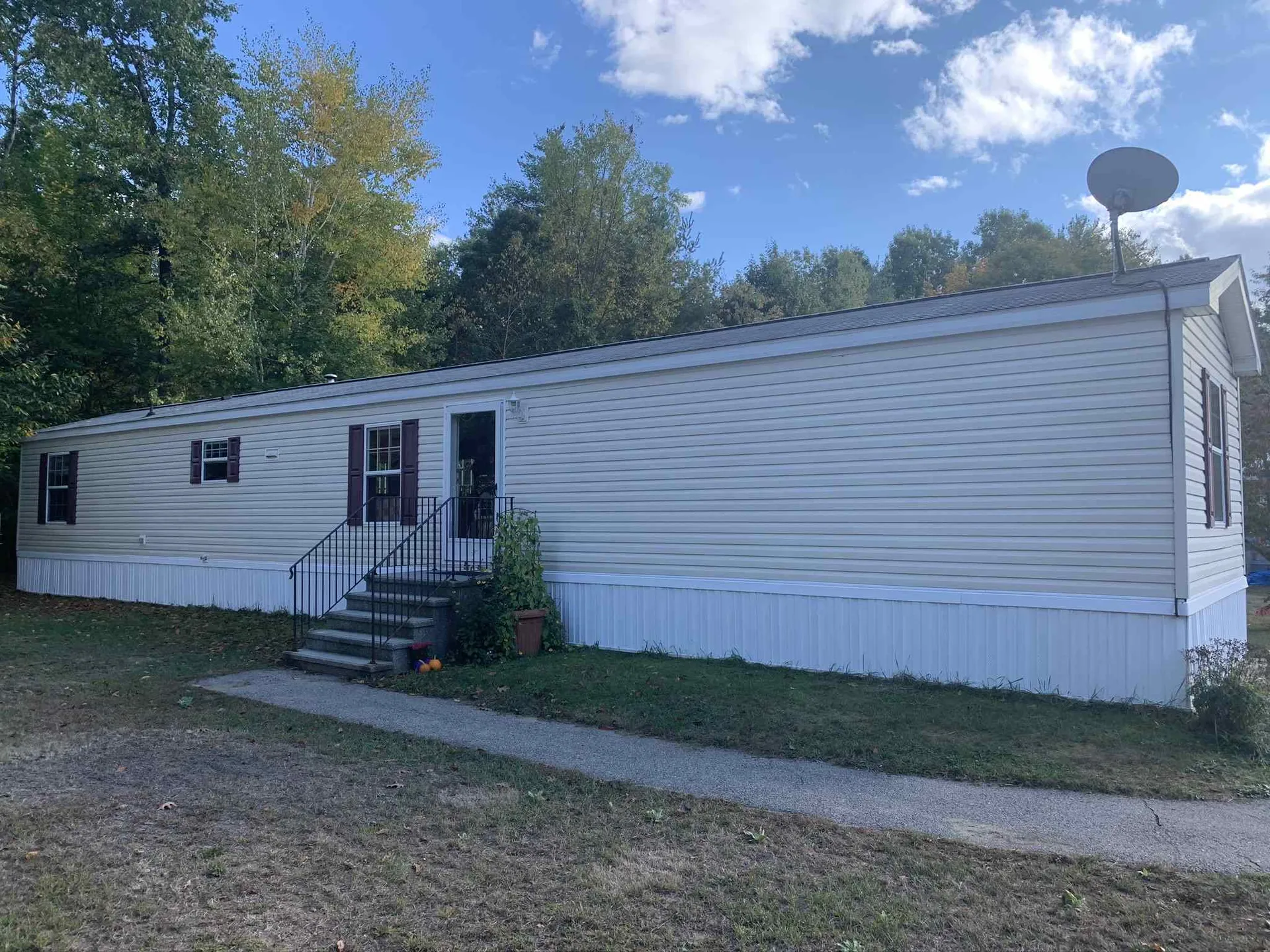 13 Mavis Avenue Rochester NH 03839