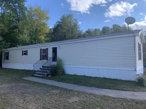 13 Mavis Avenue Rochester NH 03839