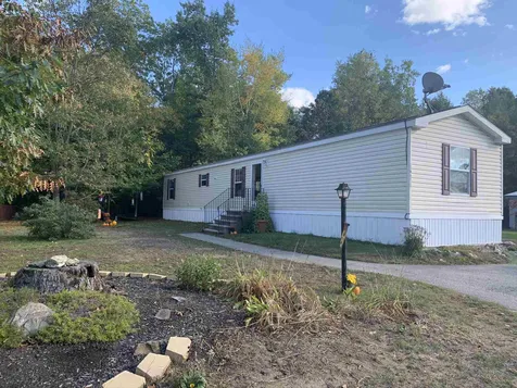 13 Mavis Avenue Rochester NH 03839