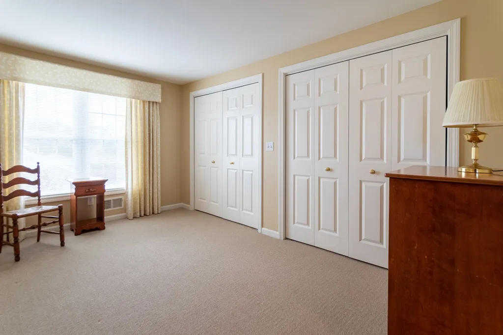 56 Hampton Meadows Hampton NH 03842-1814