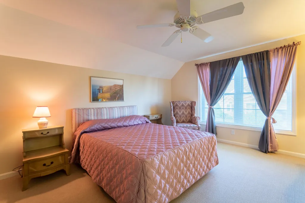 56 Hampton Meadows Hampton NH 03842-1814