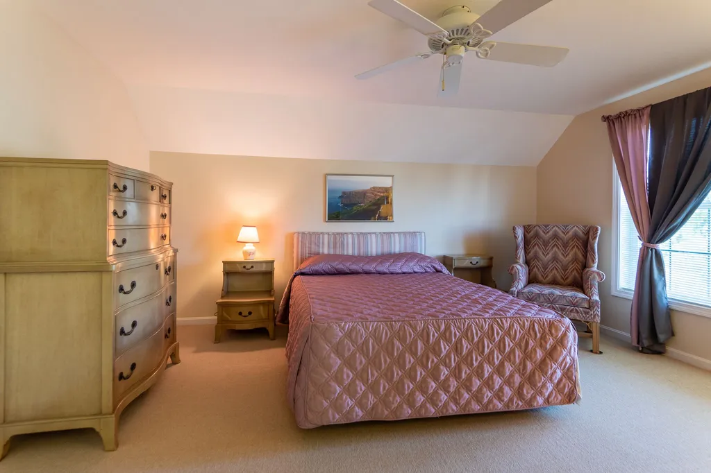 56 Hampton Meadows Hampton NH 03842-1814