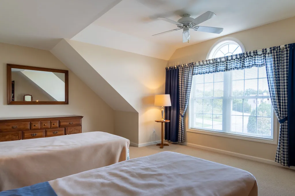 56 Hampton Meadows Hampton NH 03842-1814