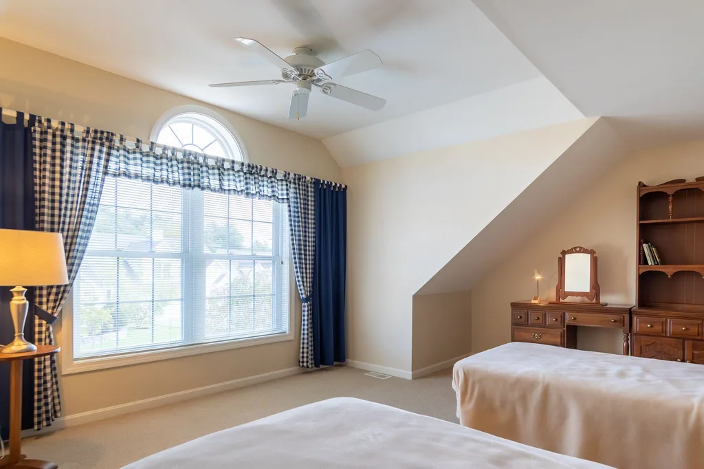 56 Hampton Meadows Hampton NH 03842-1814