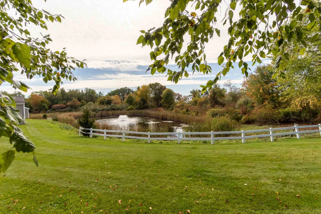 56 Hampton Meadows Hampton NH 03842-1814