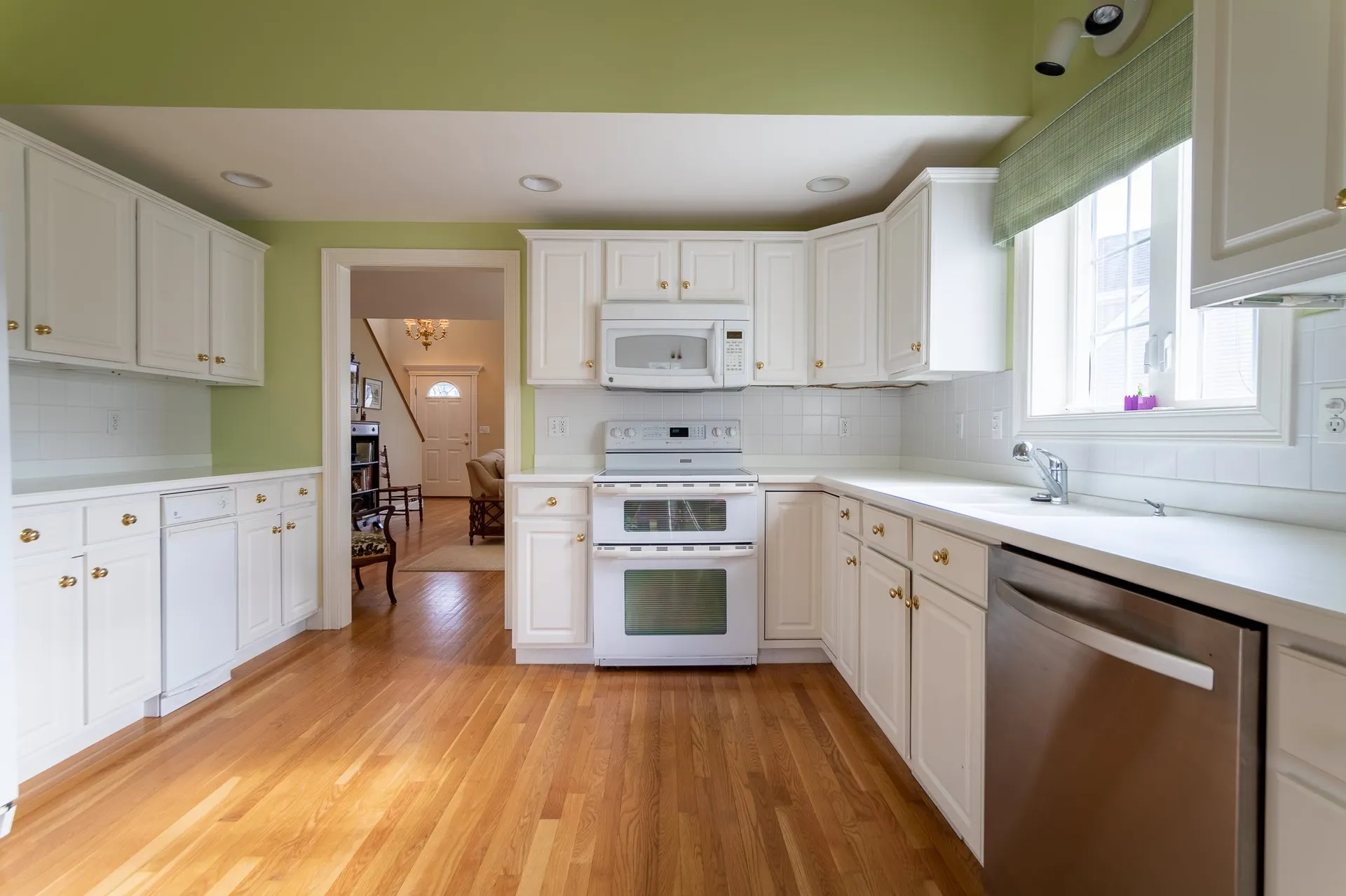 56 Hampton Meadows Hampton NH 03842-1814