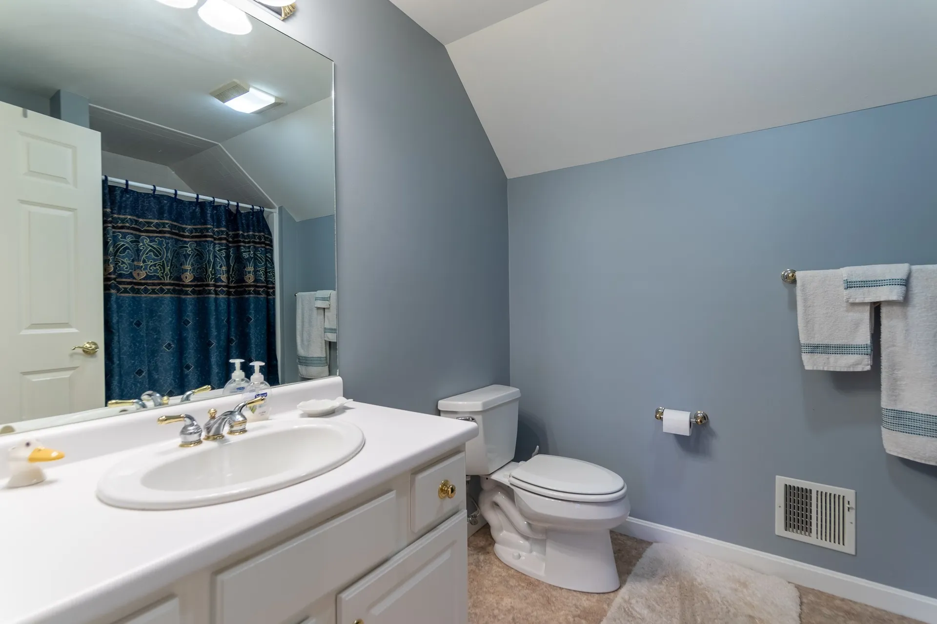 56 Hampton Meadows Hampton NH 03842-1814