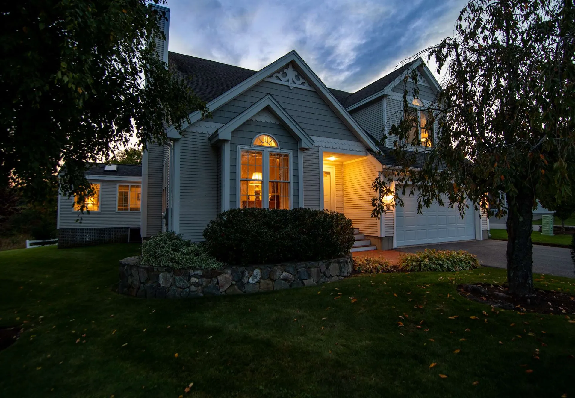 56 Hampton Meadows Hampton NH 03842-1814