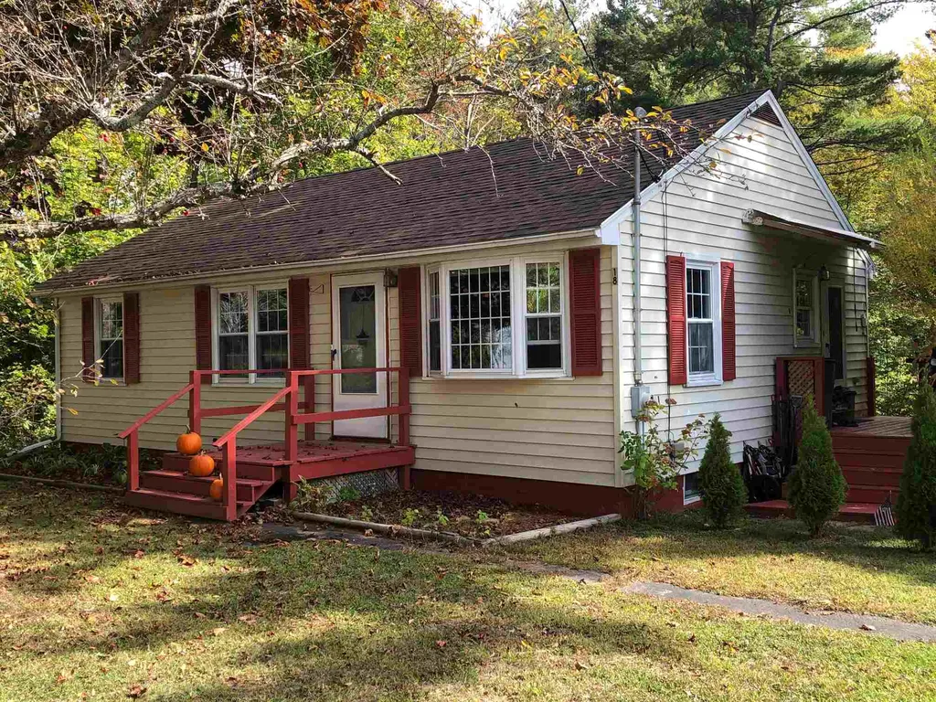 18 Dana Avenue Kittery ME 03904