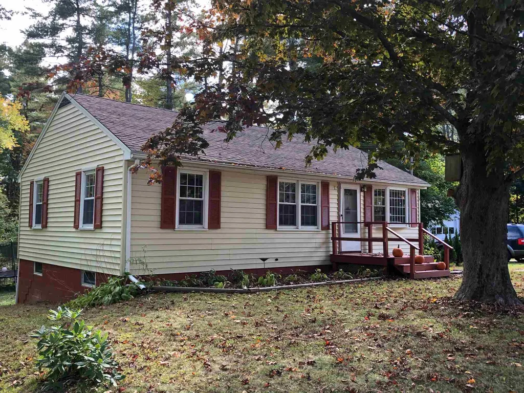 18 Dana Avenue Kittery ME 03904