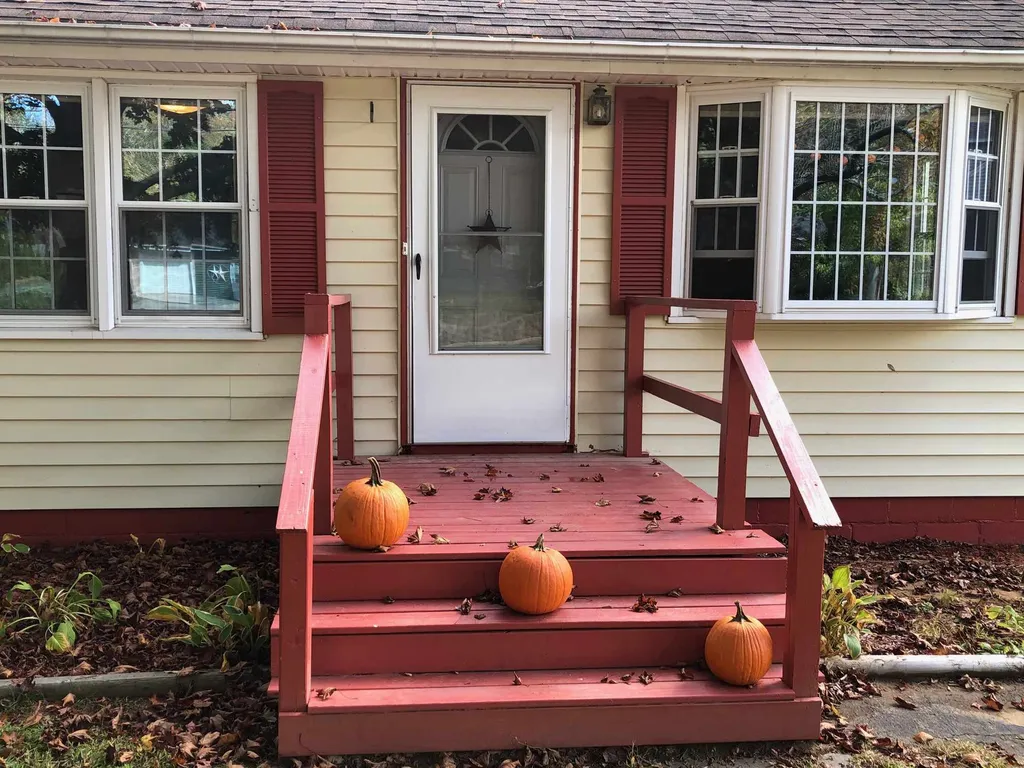 18 Dana Avenue Kittery ME 03904