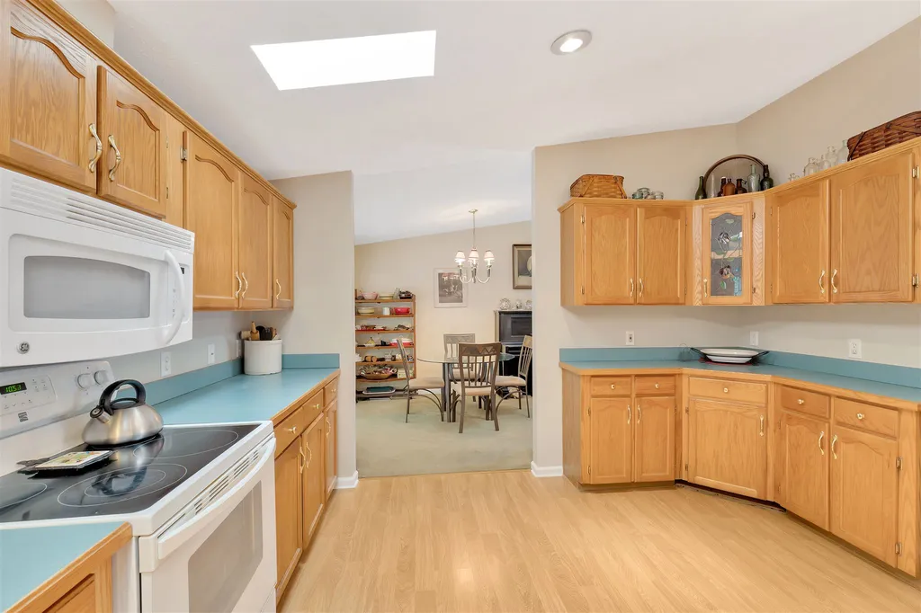 5 Hawaii Lane Rochester NH 03867