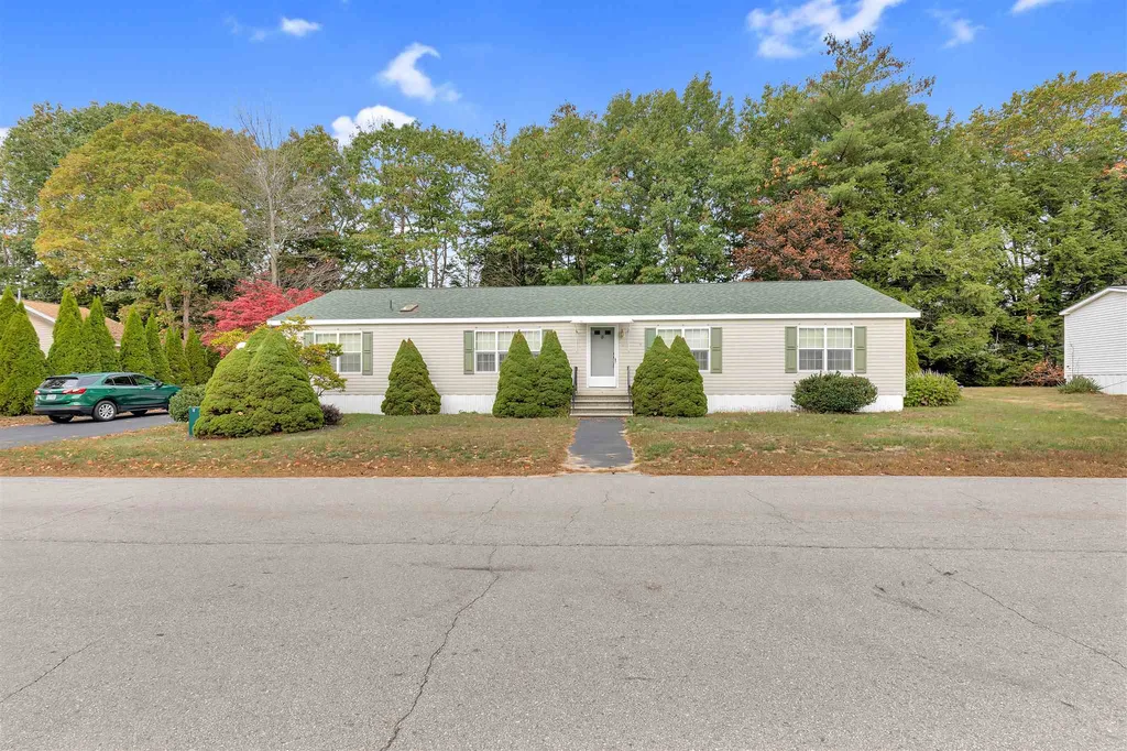 5 Hawaii Lane Rochester NH 03867