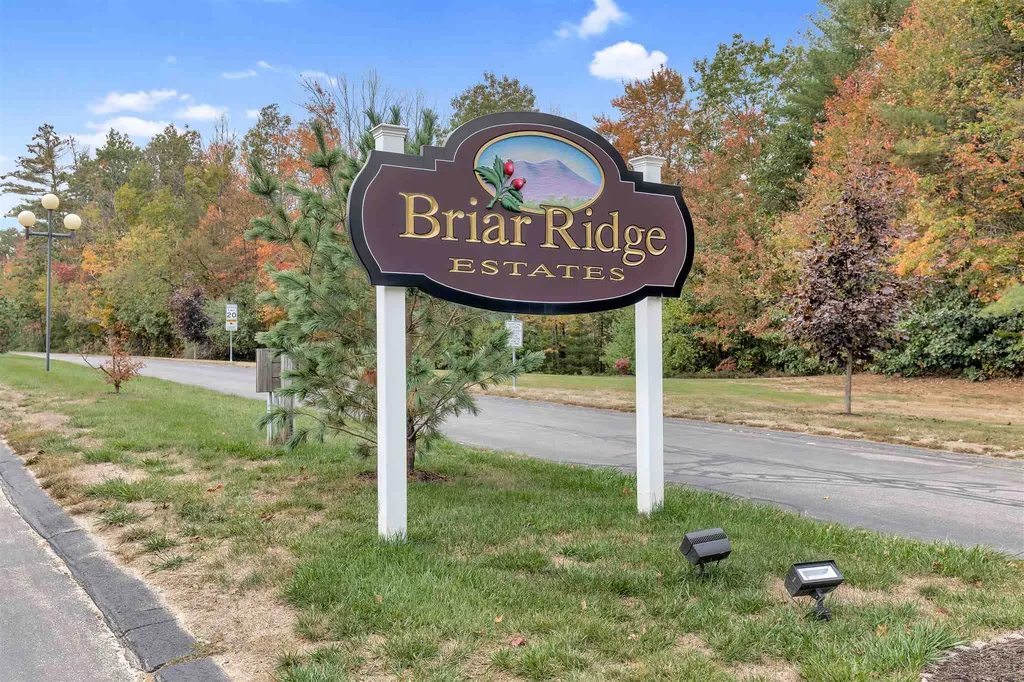 5 Hawaii Lane Rochester NH 03867