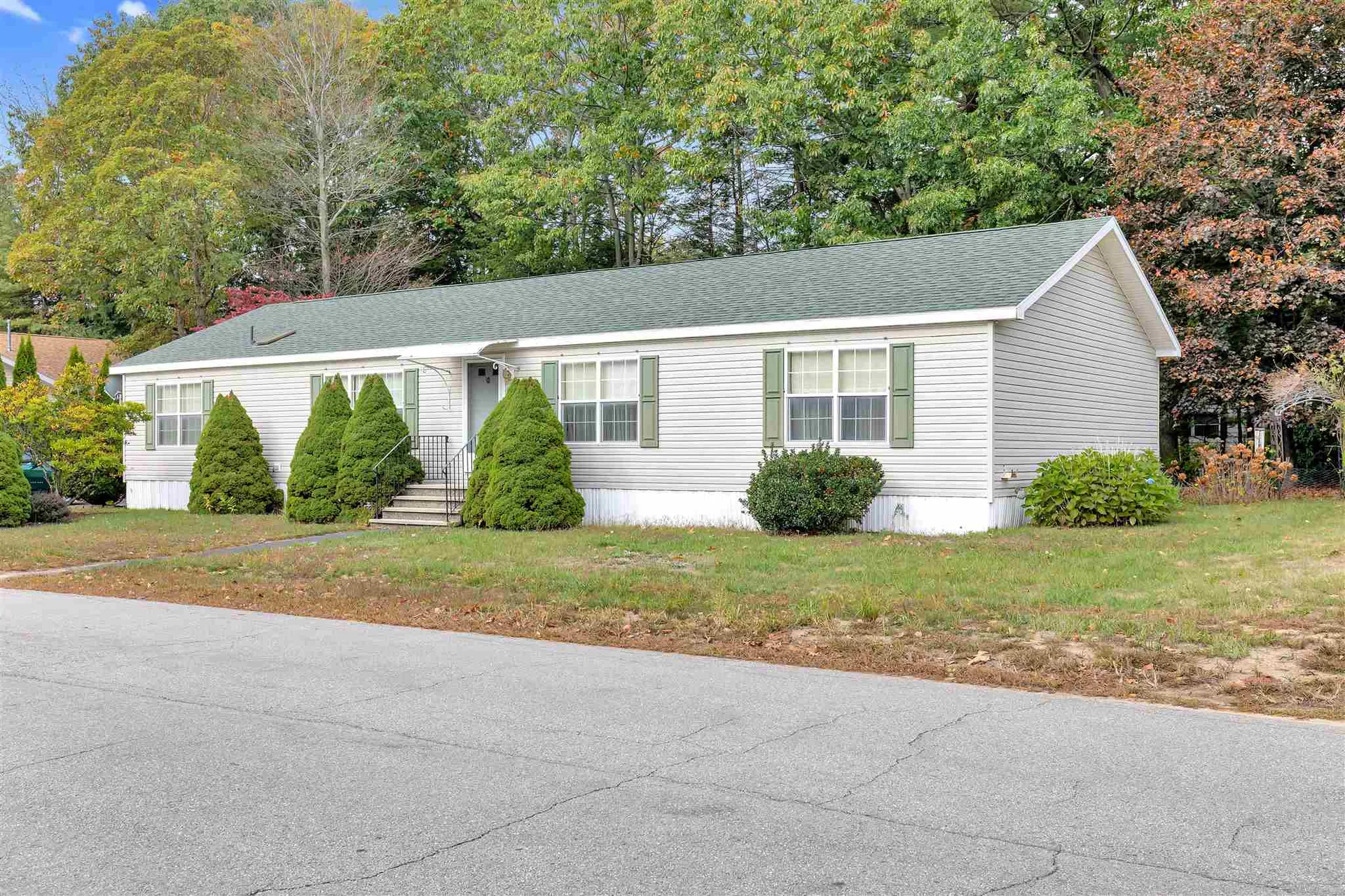 5 Hawaii Lane Rochester NH 03867