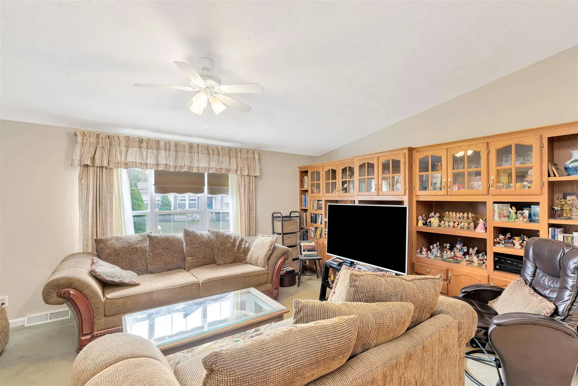 5 Hawaii Lane Rochester NH 03867