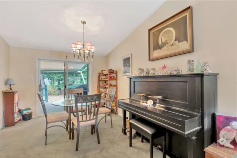 5 Hawaii Lane Rochester NH 03867