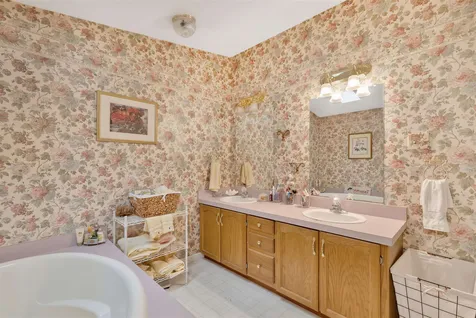 5 Hawaii Lane Rochester NH 03867