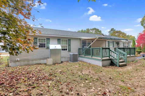 5 Hawaii Lane Rochester NH 03867